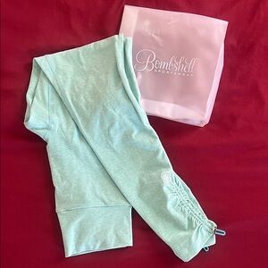 Bombshell Toggle Pull Leggings - Color Oasis